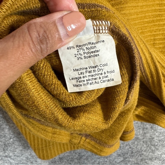 Rebecca King Mustard Ruffle Sleeve Ribbed Sweater Top Made in Canada Size XL - Picture 13 of 16